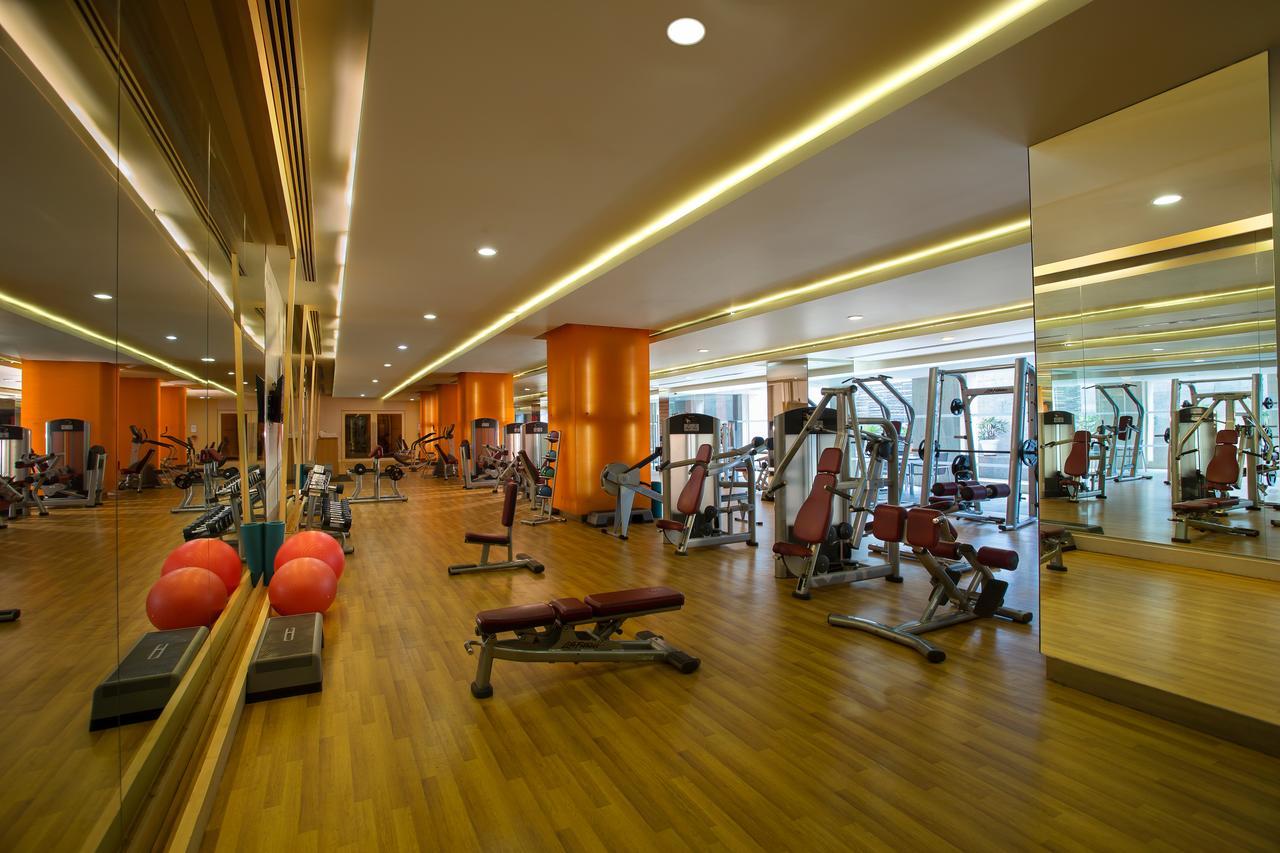 ホテル ノボテル ハイデラバード エアポート エクステリア 写真 A gym at a hotel